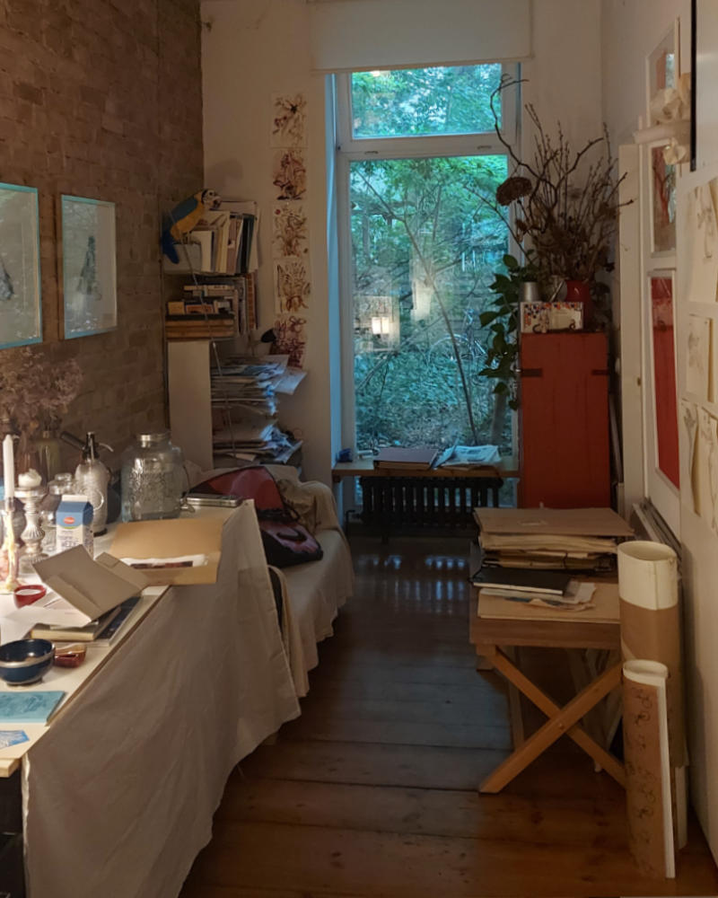 Workshop table and creative setup